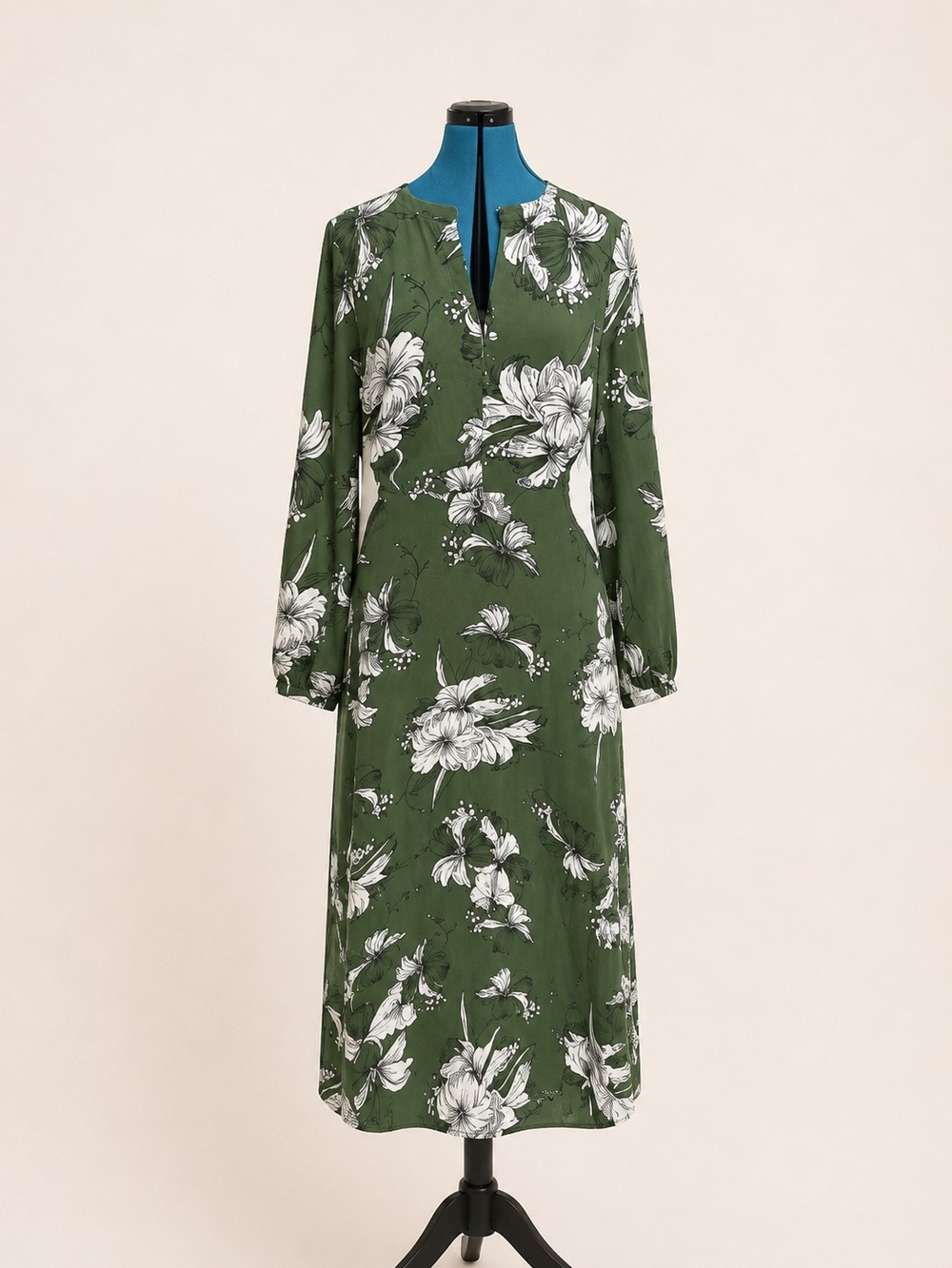 Promesa Green and White Floral Long Sleeve Midi Dress